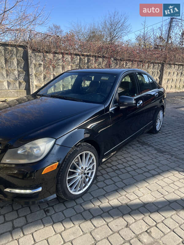 Седан Mercedes-Benz C-Class 2012 в Львове