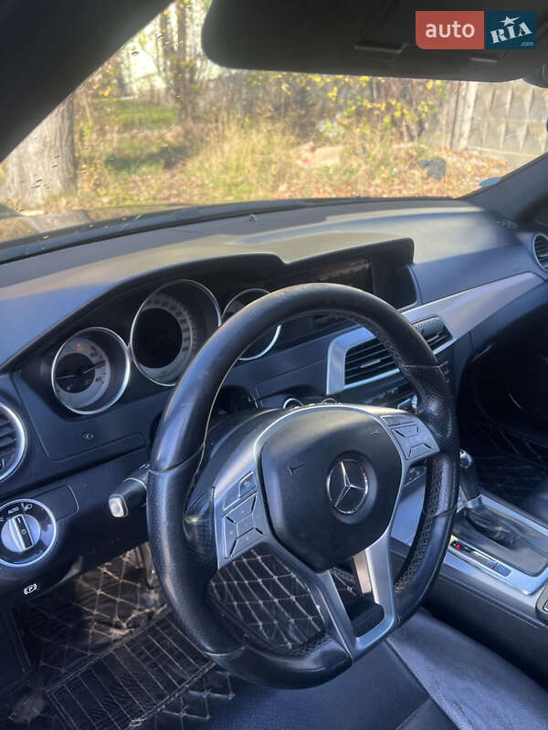 Седан Mercedes-Benz C-Class 2012 в Львове