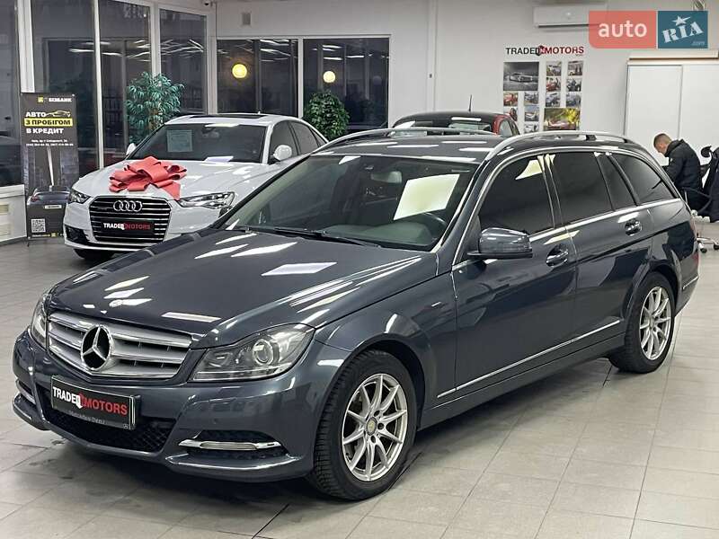 Универсал Mercedes-Benz C-Class 2013 в Киеве