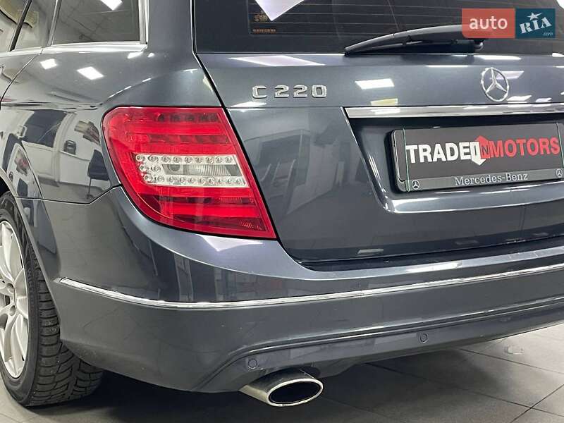 Универсал Mercedes-Benz C-Class 2013 в Киеве