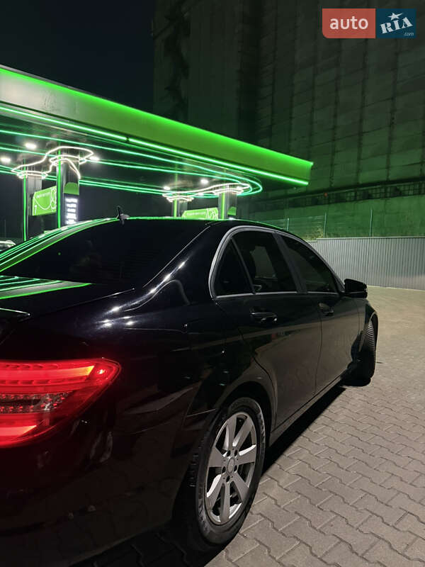 Седан Mercedes-Benz C-Class 2013 в Львове