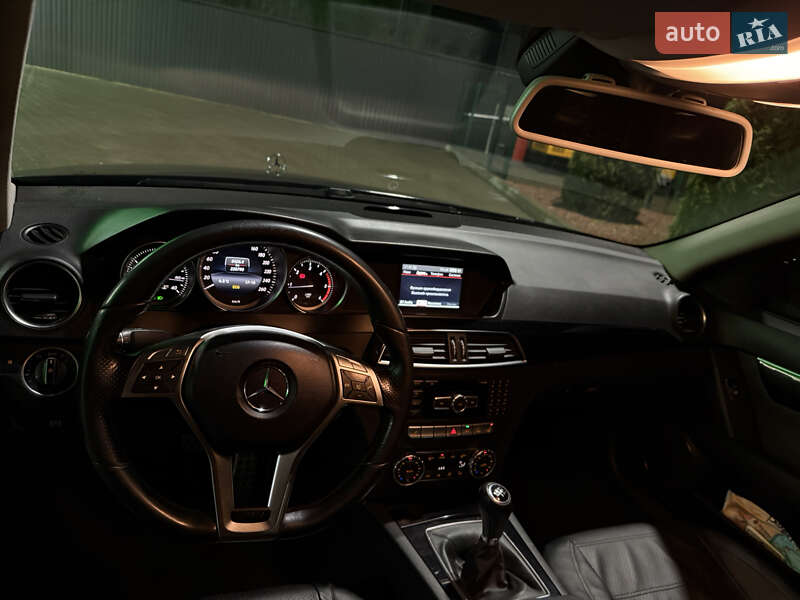 Седан Mercedes-Benz C-Class 2013 в Львове