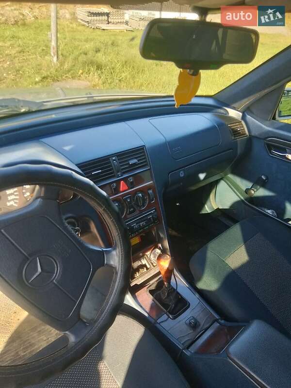 Седан Mercedes-Benz C-Class 1995 в Яворове