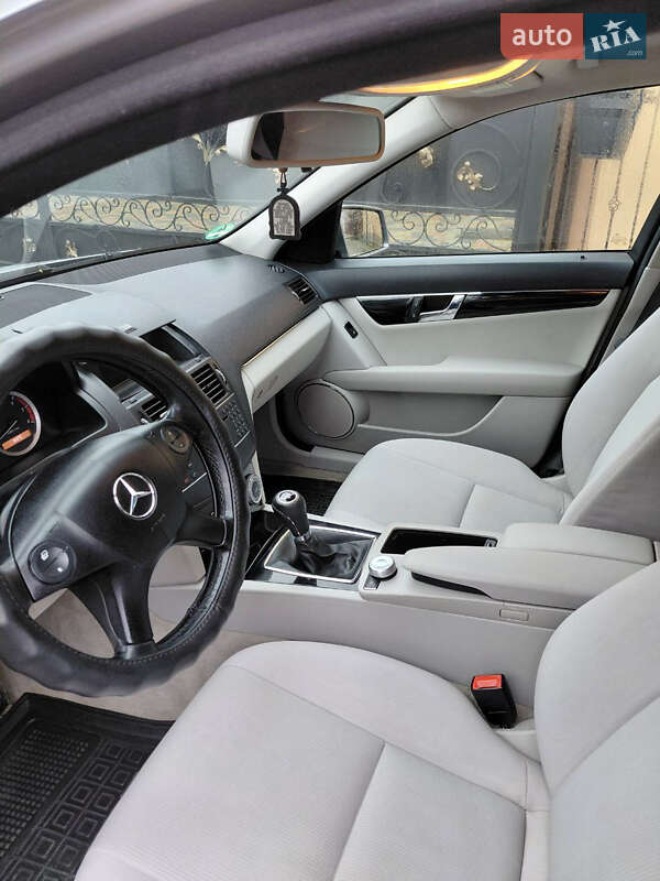 Универсал Mercedes-Benz C-Class 2009 в Сокале