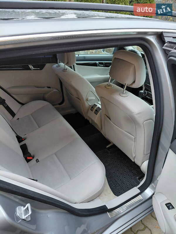 Универсал Mercedes-Benz C-Class 2009 в Сокале