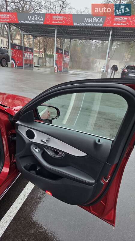 Седан Mercedes-Benz C-Class 2015 в Киеве
