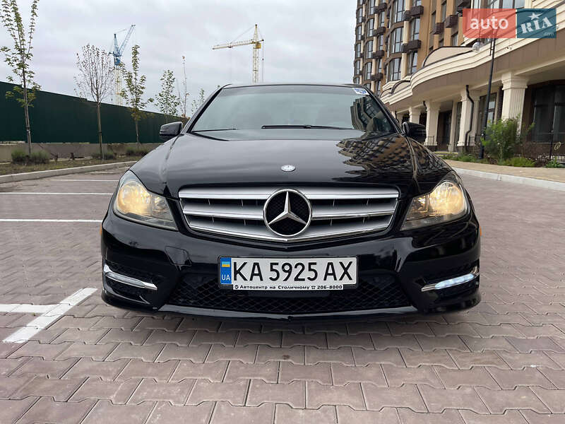Седан Mercedes-Benz C-Class 2011 в Києві