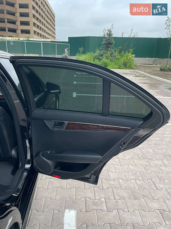Седан Mercedes-Benz C-Class 2011 в Києві