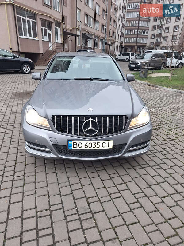 Mercedes-Benz C-Class 2011