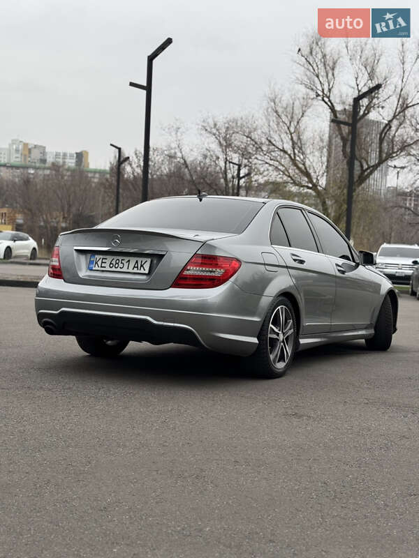Седан Mercedes-Benz C-Class 2014 в Днепре