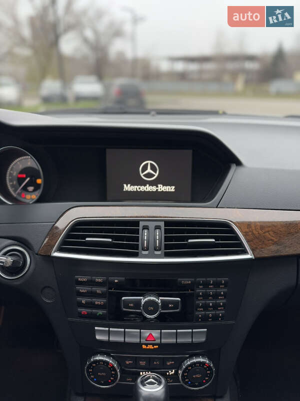Седан Mercedes-Benz C-Class 2014 в Днепре