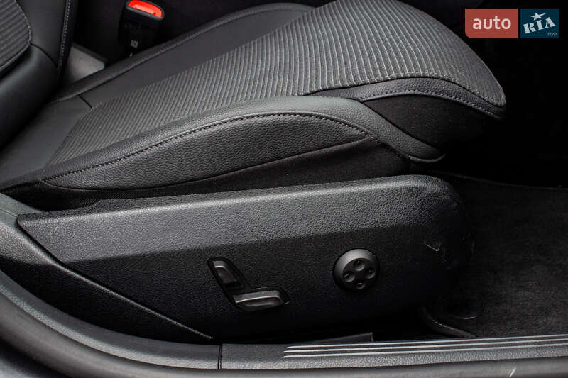 Седан Mercedes-Benz C-Class 2024 в Львові фото 46 Седан Mercedes-Benz C-Class 2024 в Львові