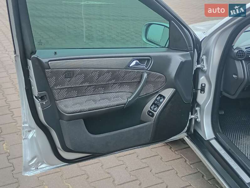 Седан Mercedes-Benz C-Class 2000 в Раздельной фото 12 Седан Mercedes-Benz C-Class 2000 в Раздельной
