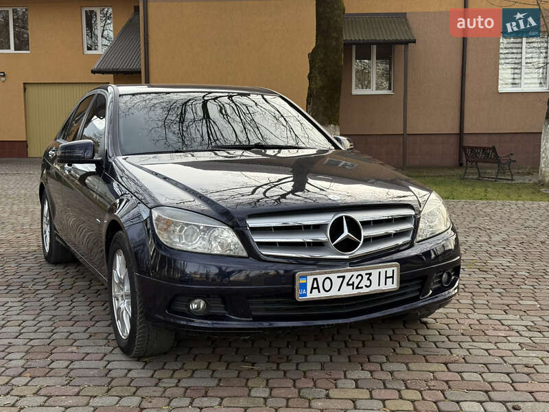 Седан Mercedes-Benz C-Class 2010 в Тячеве