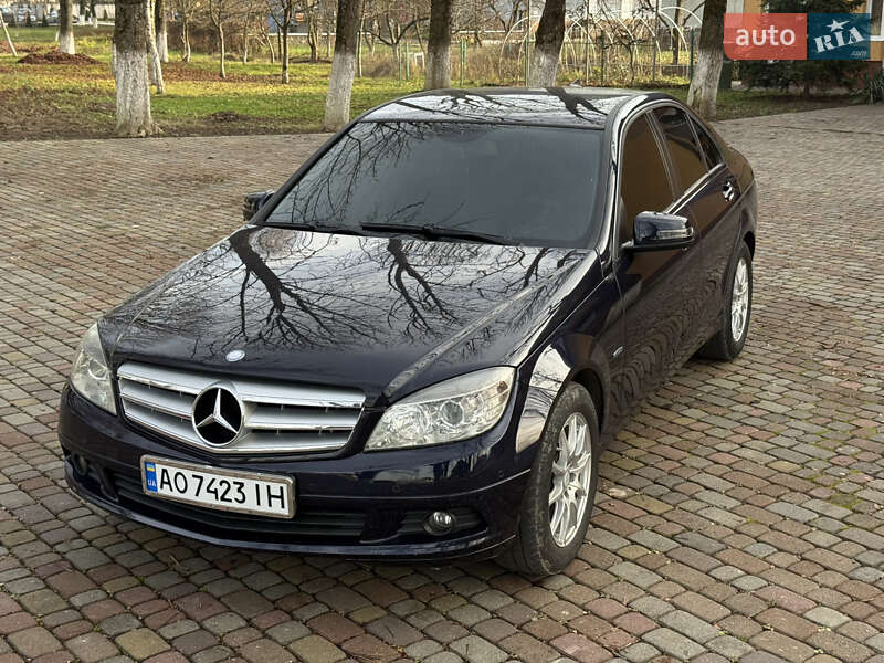 Седан Mercedes-Benz C-Class 2010 в Тячеве