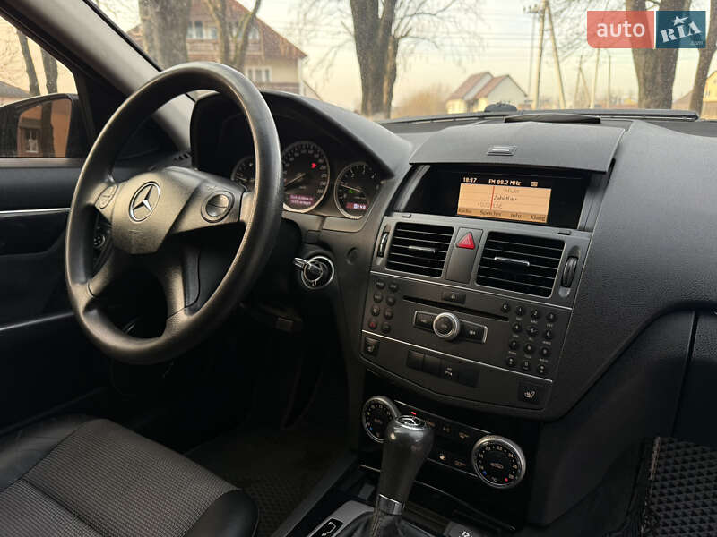 Седан Mercedes-Benz C-Class 2010 в Тячеве