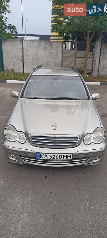 Универсал Mercedes-Benz C-Class 2004 в Киеве