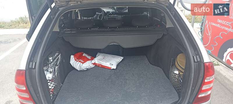 Универсал Mercedes-Benz C-Class 2004 в Киеве