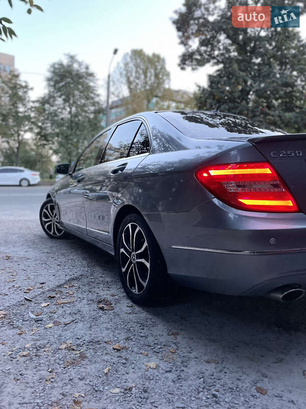 Седан Mercedes-Benz C-Class 2013 в Киеве