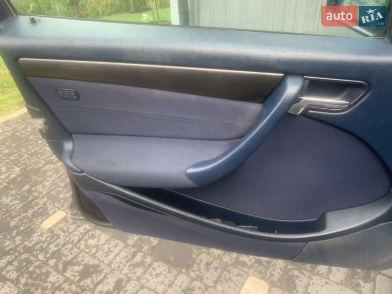 Седан Mercedes-Benz C-Class 1997 в Красном