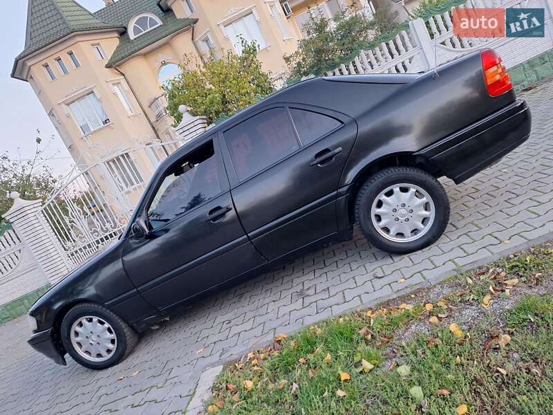 Седан Mercedes-Benz C-Class 1994 в Чернівцях фото 3 Седан Mercedes-Benz C-Class 1994 в Чернівцях