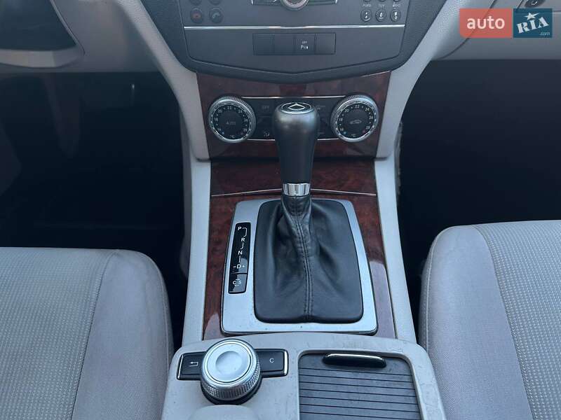 Седан Mercedes-Benz C-Class 2010 в Киеве