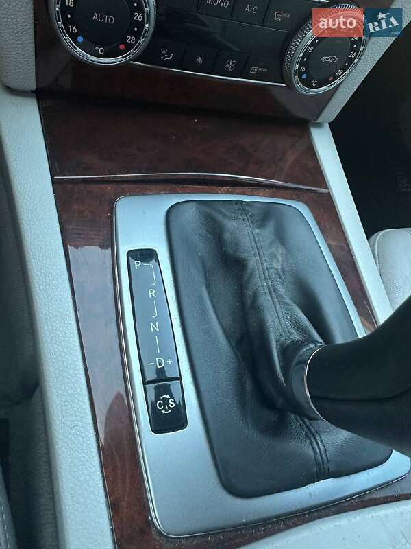 Седан Mercedes-Benz C-Class 2010 в Киеве