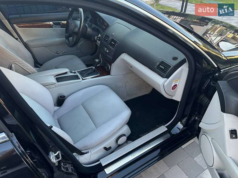 Седан Mercedes-Benz C-Class 2010 в Киеве