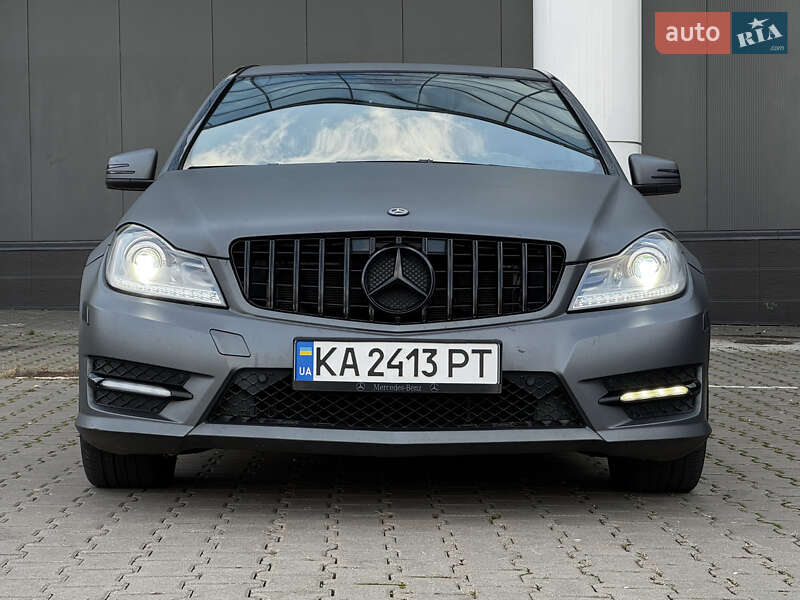 Седан Mercedes-Benz C-Class 2011 в Киеве