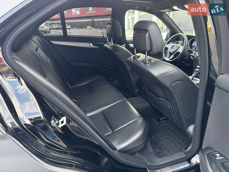 Седан Mercedes-Benz C-Class 2011 в Киеве