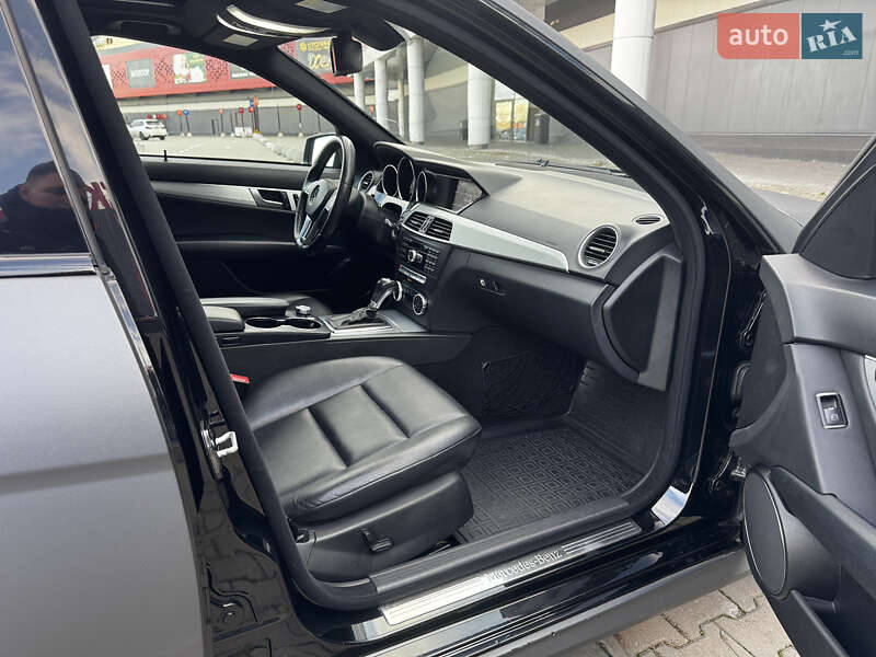 Седан Mercedes-Benz C-Class 2011 в Киеве