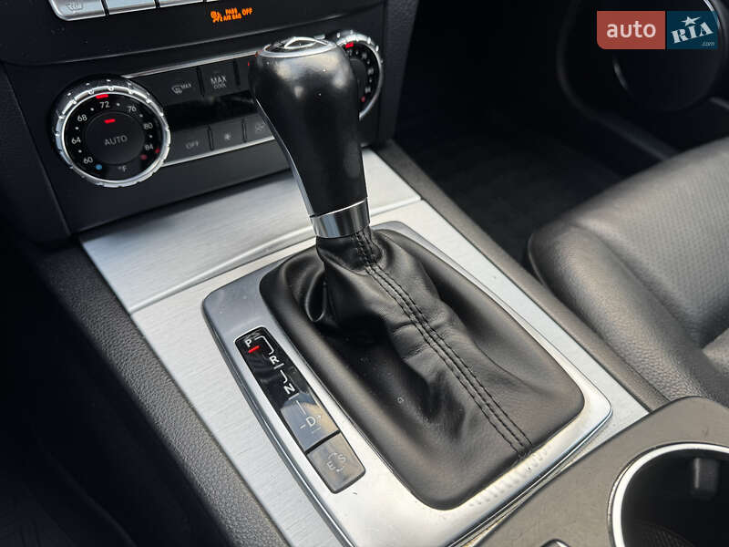 Седан Mercedes-Benz C-Class 2011 в Киеве