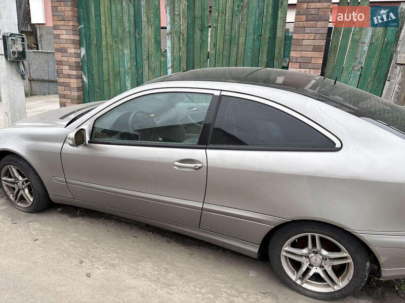 Купе Mercedes-Benz C-Class 2005 в Борисполе фото 3 Купе Mercedes-Benz C-Class 2005 в Борисполе