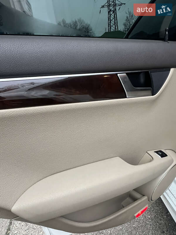 Седан Mercedes-Benz C-Class 2013 в Одесі фото 27 Седан Mercedes-Benz C-Class 2013 в Одесі
