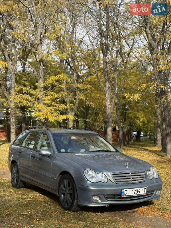 Mercedes-Benz C-Class 2004