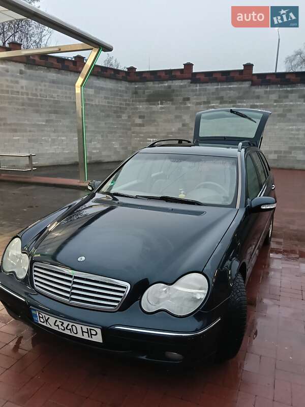 Mercedes-Benz C-Class 2004 Mercedes-Benz C-Class 2004