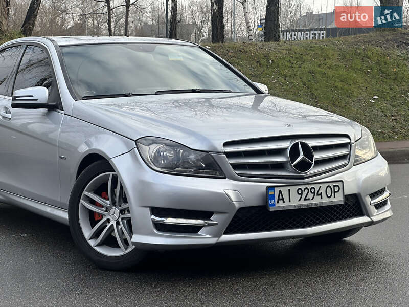 Седан Mercedes-Benz C-Class 2011 в Киеве