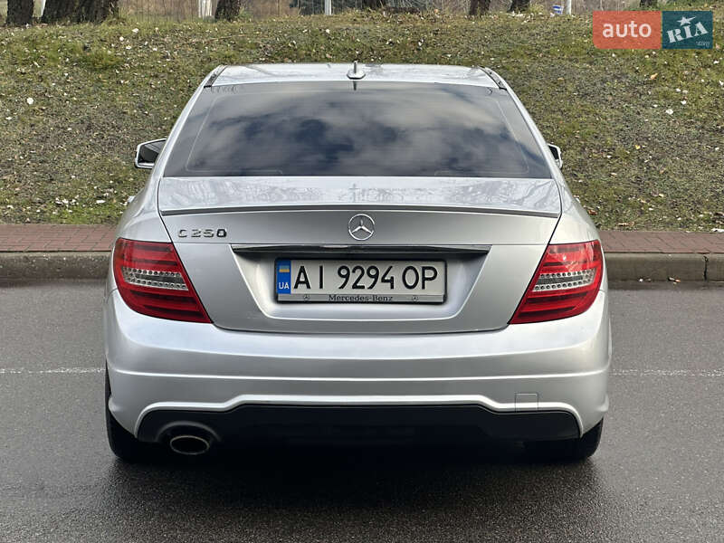 Седан Mercedes-Benz C-Class 2011 в Киеве