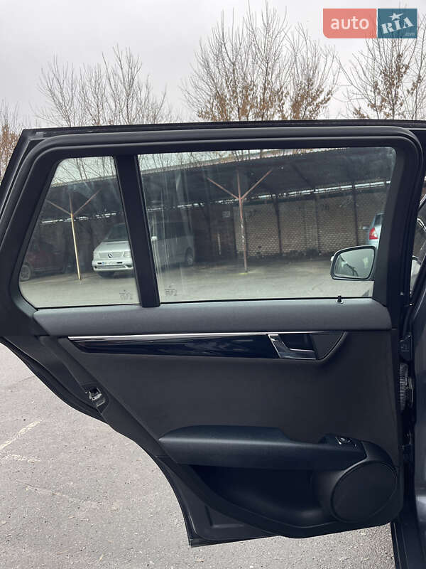 Универсал Mercedes-Benz C-Class 2008 в Хмельницком фото 25 Универсал Mercedes-Benz C-Class 2008 в Хмельницком