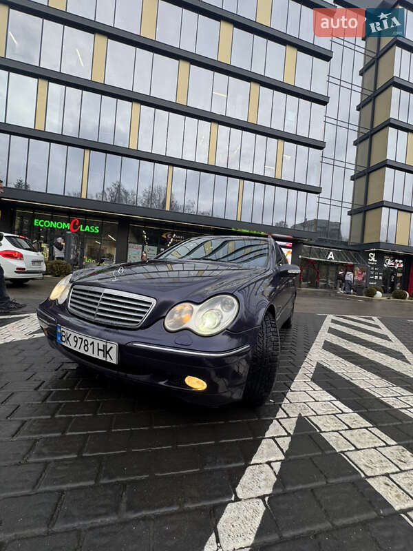 Универсал Mercedes-Benz C-Class 2002 в Ровно
