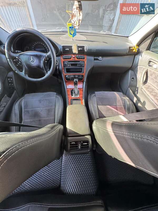 Седан Mercedes-Benz C-Class 2004 в Тернополе фото 4 Седан Mercedes-Benz C-Class 2004 в Тернополе