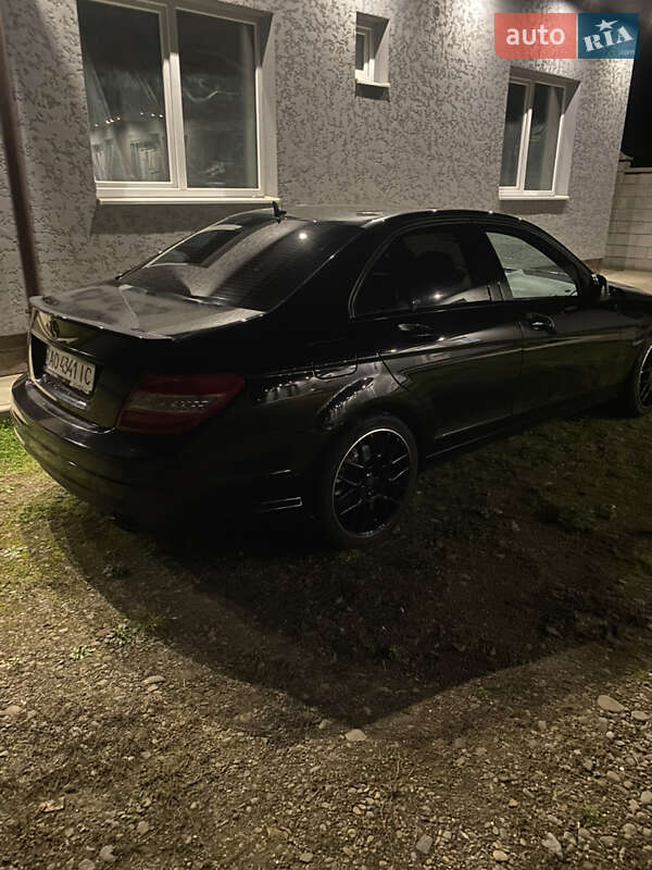 Седан Mercedes-Benz C-Class 2010 в Іршаві фото 35 Седан Mercedes-Benz C-Class 2010 в Іршаві