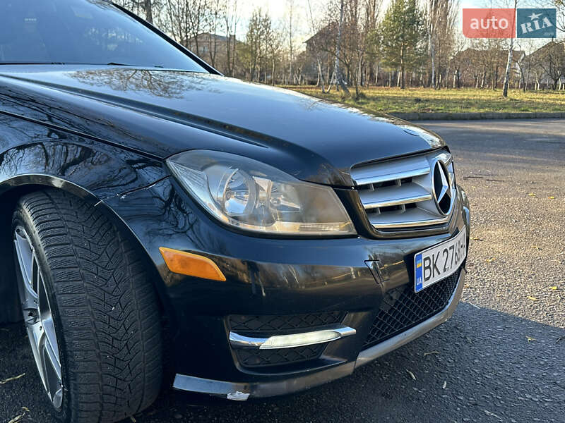 Седан Mercedes-Benz C-Class 2012 в Ровно
