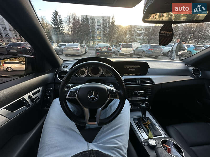 Седан Mercedes-Benz C-Class 2012 в Ровно