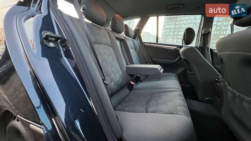 Универсал Mercedes-Benz C-Class 2004 в Киеве