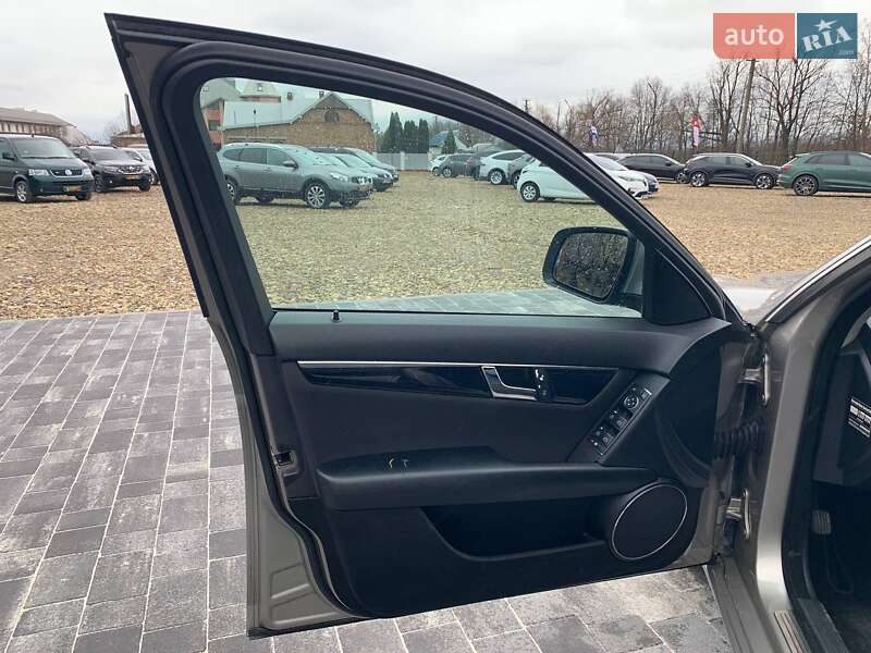 Седан Mercedes-Benz C-Class 2007 в Коломые