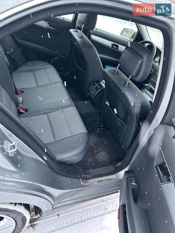 Седан Mercedes-Benz C-Class 2010 в Черкассах фото 13 Седан Mercedes-Benz C-Class 2010 в Черкассах