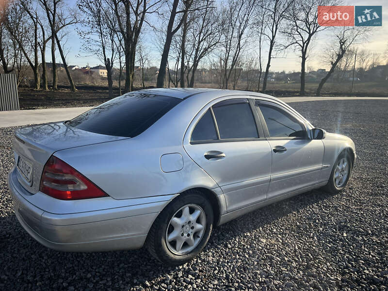 Седан Mercedes-Benz C-Class 2002 в Львове