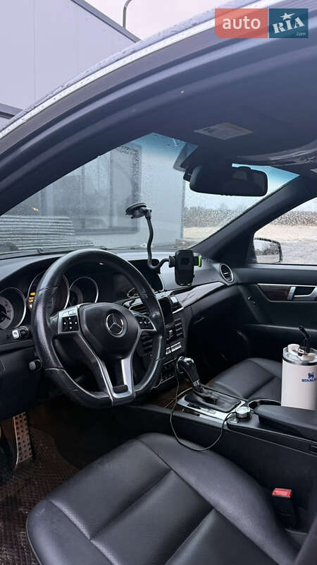 Седан Mercedes-Benz C-Class 2012 в Гайсине