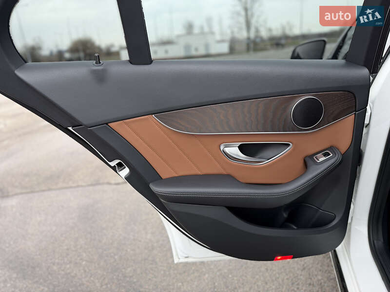 Седан Mercedes-Benz C-Class 2018 в Киеве фото 23 Седан Mercedes-Benz C-Class 2018 в Киеве